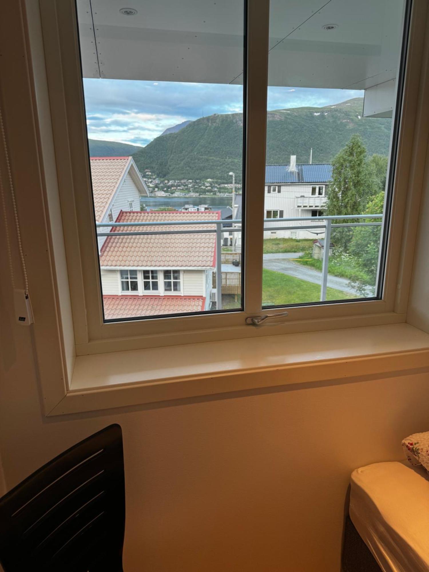 Sentral Leilighet Med Fantastisk Utsikt Tromsø Zewnętrze zdjęcie