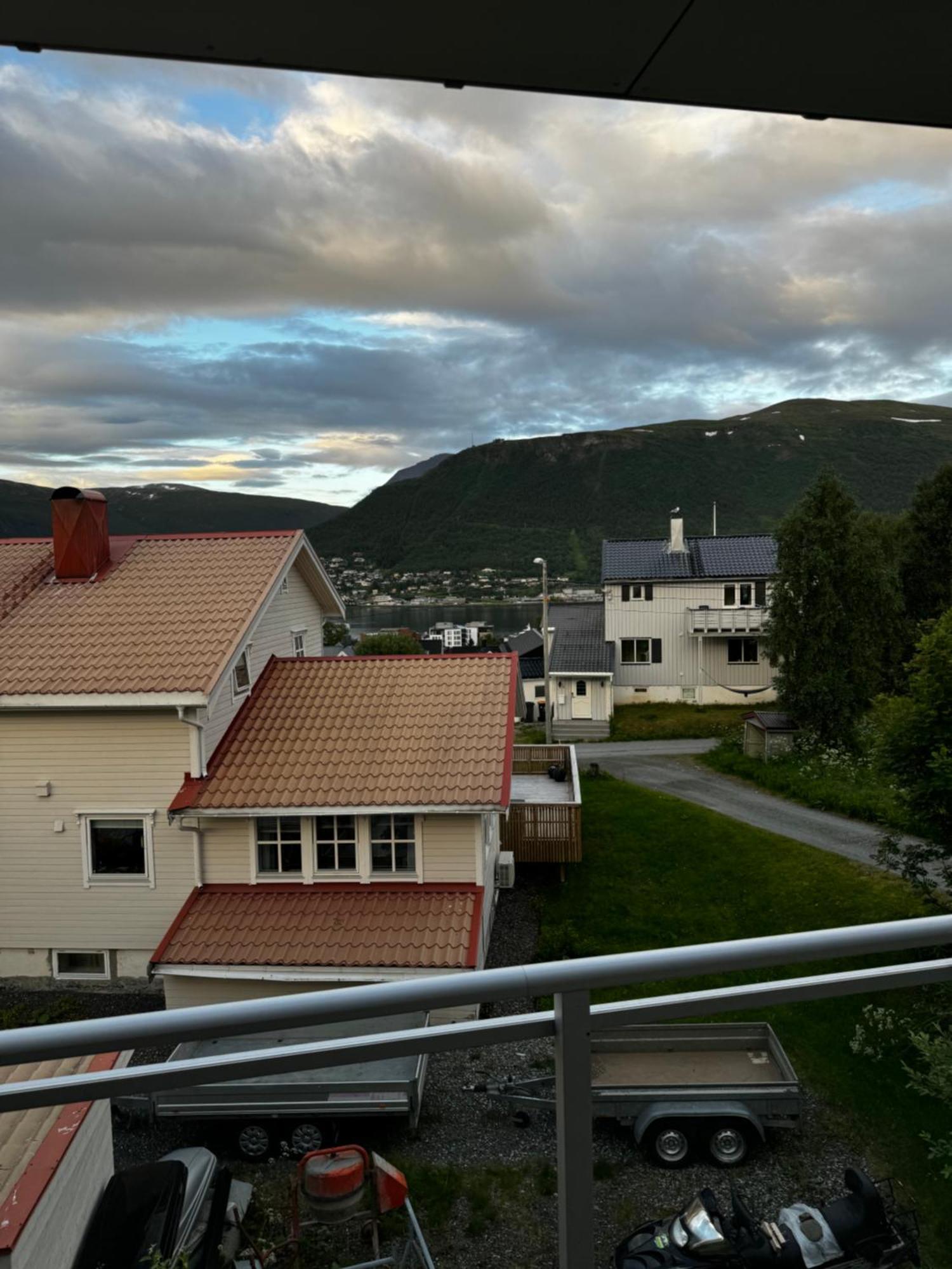 Sentral Leilighet Med Fantastisk Utsikt Tromsø Zewnętrze zdjęcie