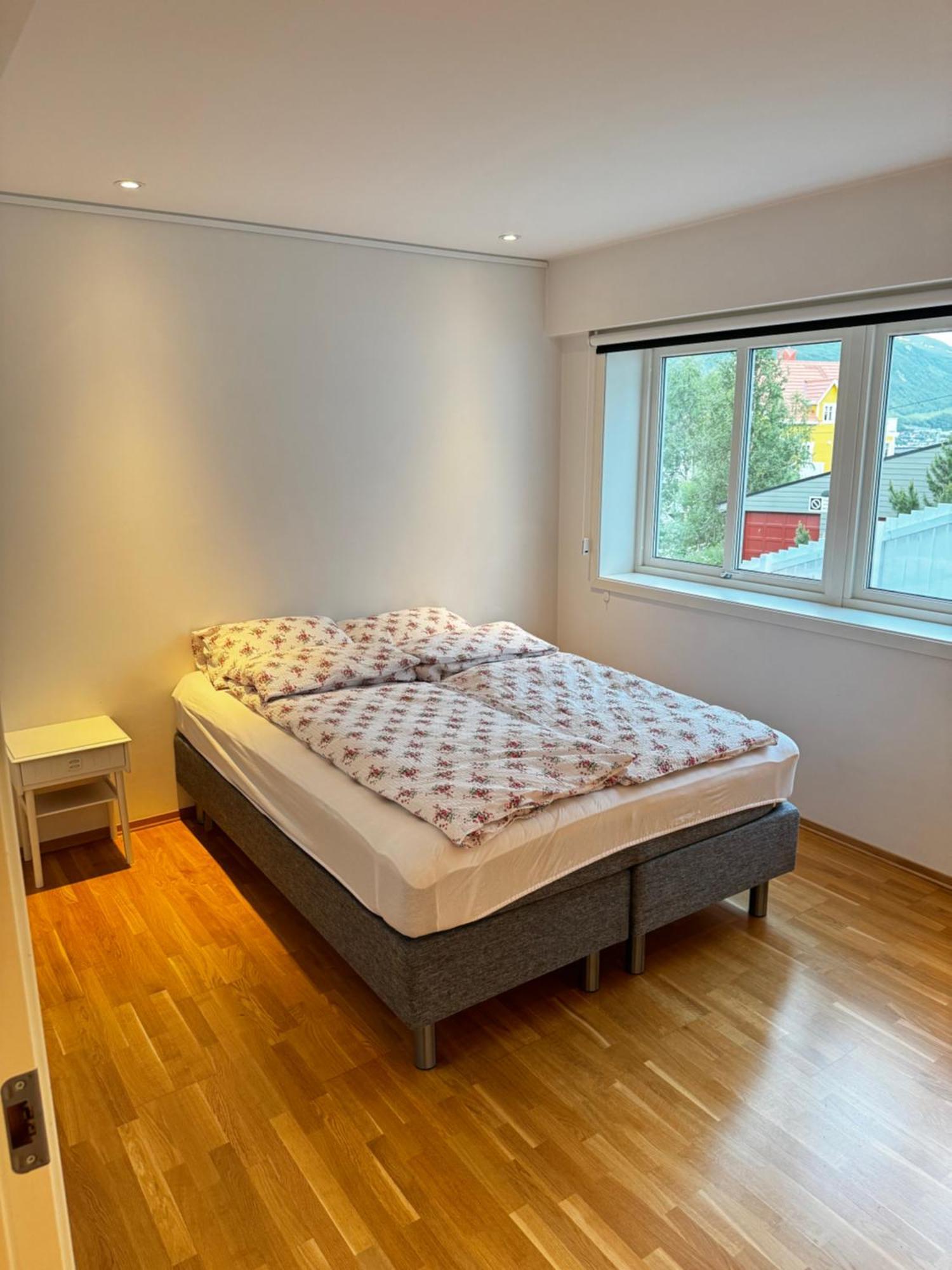 Sentral Leilighet Med Fantastisk Utsikt Tromsø Zewnętrze zdjęcie